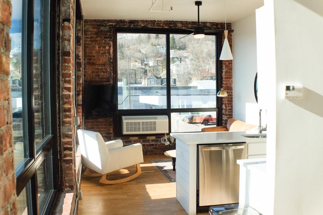 Enger Lofts Hotel ダルース エクステリア 写真